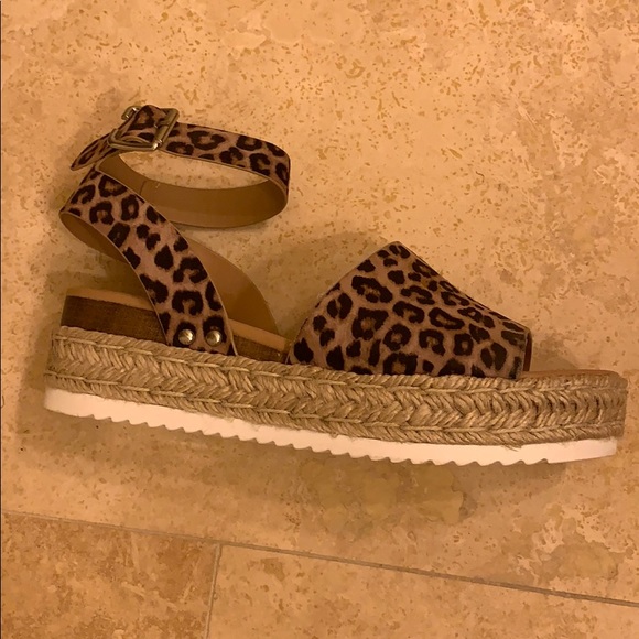 SIZE 8.5: NEW! Oatmeal Leopard Espadrilles Flats - Picture 4 of 4